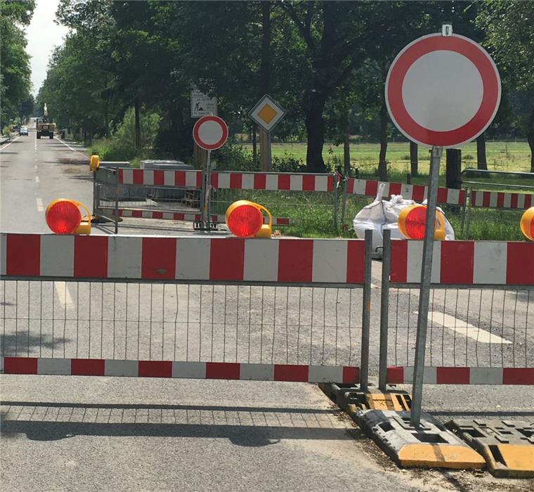 Gesperrt: Für Fahrten zwischen Glinstedt und Forstort-Anfang müssen Kraftfahrer ab Montag eine Umleitung einplanen.