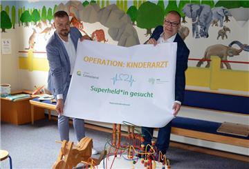 Gesucht: Eine Kinderärztin oder ein Kinderarzt für Langen. KVN-Geschäftsführer Sören Rievers (links) und Bürgermeister Thorsten Krüger werben offensiv für einen neuen „Superhelden“ am Kinderkrankenbett.