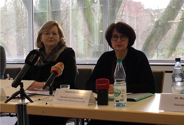 Coronavirus: Hotline ab sofort unter 115 erreichbar Gesundheitssenatorin Claudia Bernhard (rechts im Bild) und Dr. Dorothea Stahl, Geschäftsführende Direktorin des Klinikums Bremen-Mitte, warnen vor Panik im Umgang mit dem Coronavirus.