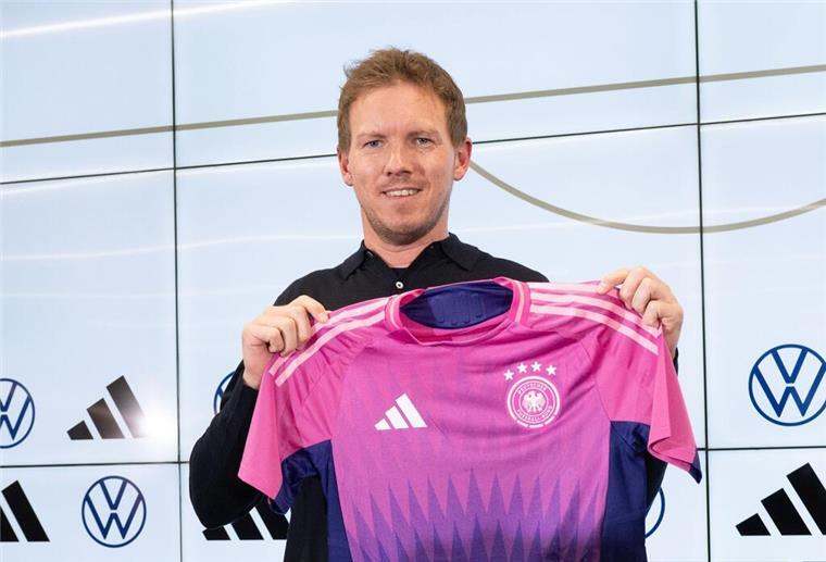 Dubai sein ist alles - oder? Was dieses Jahr angesagt war Gewagte Farben? Bundestrainer Julian Nagelsmann präsentierte schon im März das pinkfarbene EM-Trikot des DFB-Teams. (Foto: Archiv)