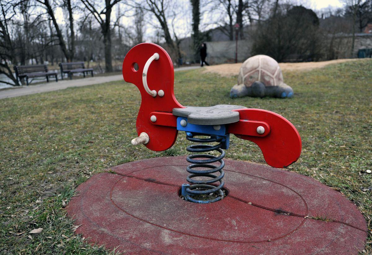 Schläge und Drohungen: Erwachsene streiten sich auf Spielplatz in Mitte Gewaltausbruch auf einem Spielplatz in Bremerhaven-Mitte.