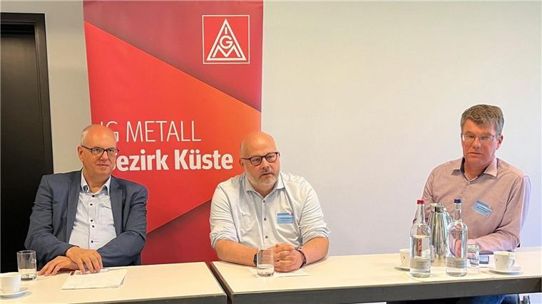 Gewerkschaft und Politik fordern Plan für Bremer Stahlwerk Gewerkschaft und Politik kritisieren den Kurswechsel des Stahlkonzerns ArcelorMittal und fordern einen neuen Zukunftsplan für das Bremer Werk.
