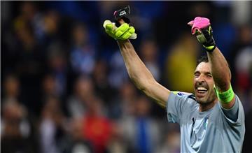 Gianluigi Buffon und die italienische Nationalmannschaft haben bei einem Turnier noch nie gegen Deutschland verloren. Wird der Torhüter auch in Frankreich jubeln?