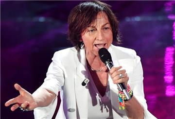 Gianna Nannini sieht es als „altersfeindlich“, wenn Menschen darüber sprechen, dass man zu alt sei, um ein Kind zu bekommen.
