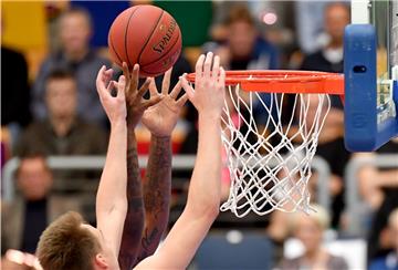 Gibt es in der nächsten Saison wieder Erstliga-Basketball in der Stadthalle zu sehen? Sportlich haben sich die Eisbären als Vizemeister der ProA das Aufstiegsrecht erkämpft.