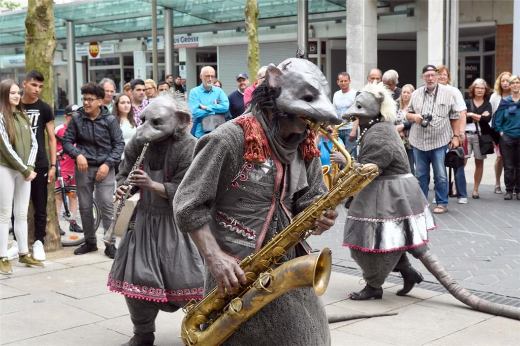 Gibt es nur auf der &quot;Langen Nacht der Kultur&quot;: Eine Ratte, die Saxophon spielt. Foto: Scheer