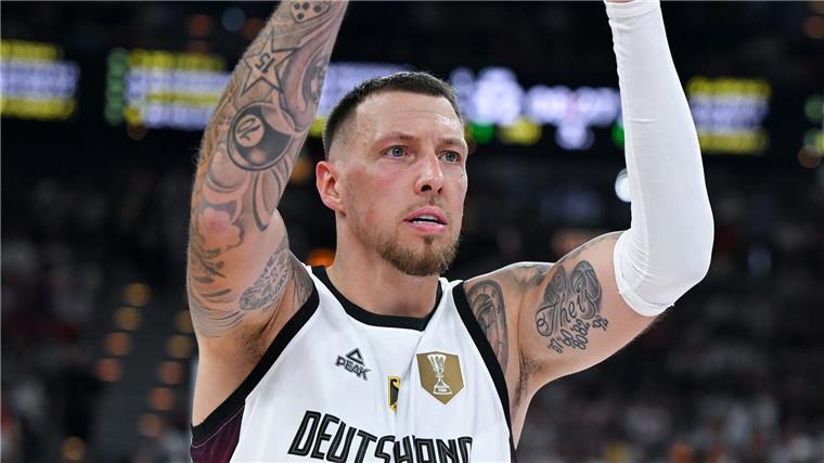 Endspurt für Schröders „Warrior“? Weltmeister brauchen Theis Gilt als Schlüsselspieler: Daniel Theis.