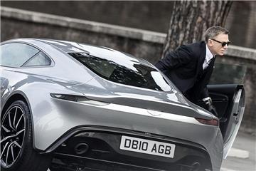 Ging für 3,1 Millionen Euro an seinen neuen Besitzer: Das Auto aus dem Bond-Film "Spectre" wurde bei Christie's in London versteigert.