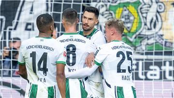 Gladbach bejubelt Tim Kleindienst (2.v.r)