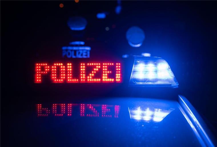 Glatt war es am Sonntagmittag auf der A 27 bei Altenwalde. Das führte zu mehreren Unfällen. 