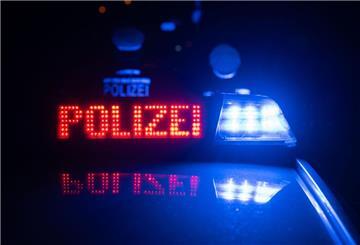 Glatt war es am Sonntagmittag auf der A 27 bei Altenwalde. Das führte zu mehreren Unfällen. 