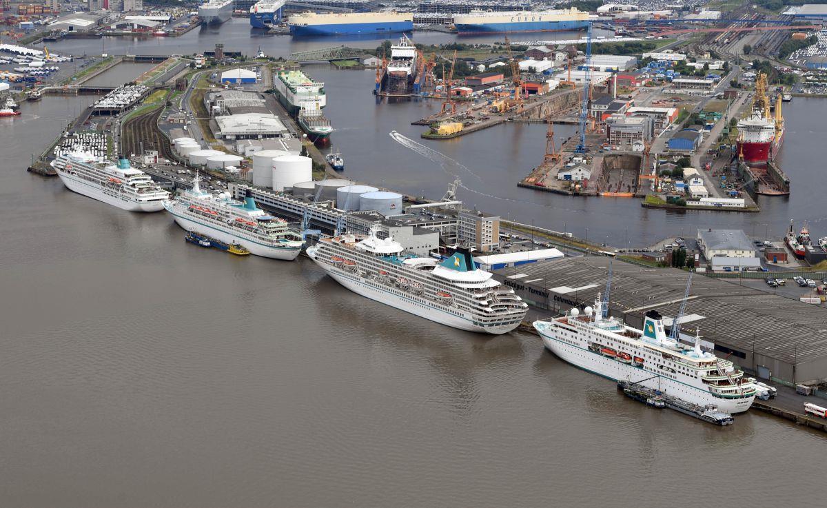 Gleich vier Kreuzfahrtschiffe machen am Sonntag in Bremerhaven fest.
