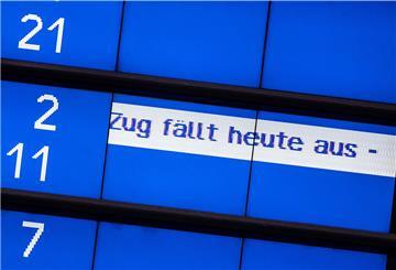 Zug fällt heute aus, steht auf einer Anzeigetafel