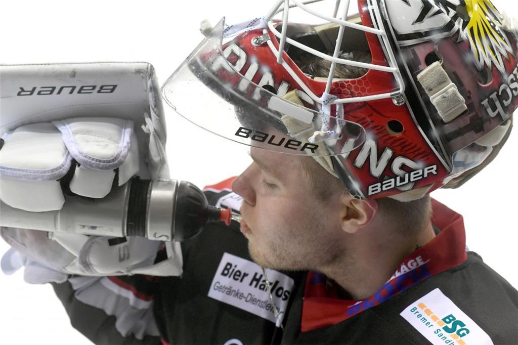 Goalie Jani Nieminen ist durstig.