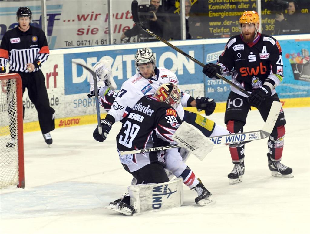 Goalie Jani Nieminen räumt so leicht keiner ab.