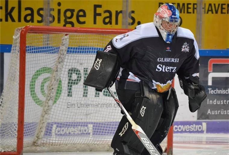 Eishockey-Torhüterin im Kasten der Fischtown Ladies