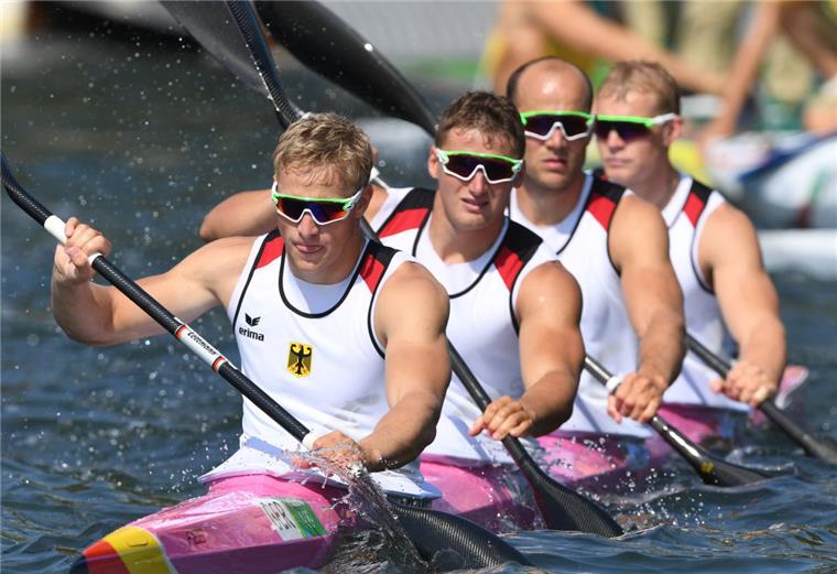 Gold für den Kajak-Vierer der deutschen Rennkanuten (von links): Max Rendschmidt, Tom Liebscher, Max Hoff und Marcus Groß. 