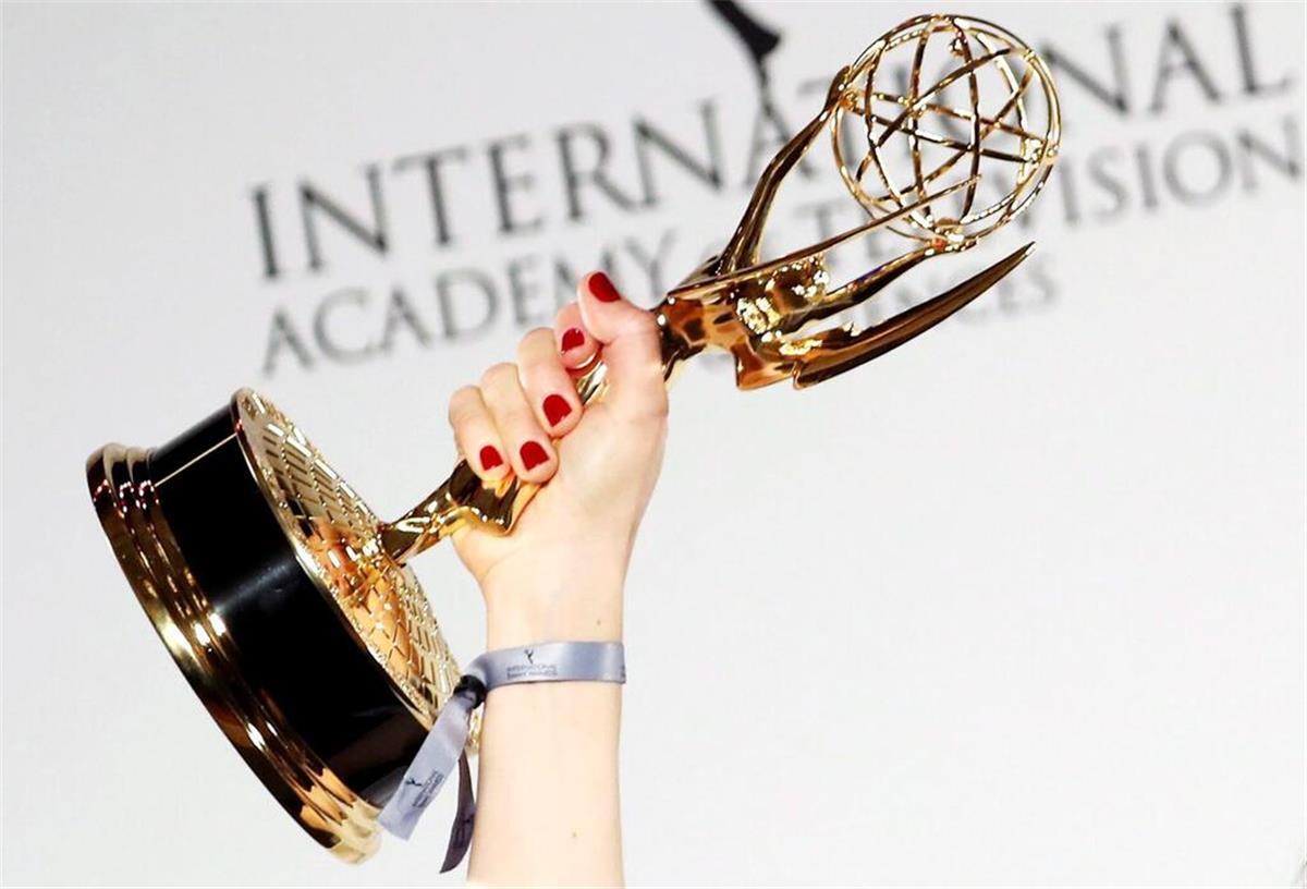 Deutsche Serie „Liebes Kind“ gewinnt International Emmy Golden und prestigeträchtig - die Emmy-Trophäe