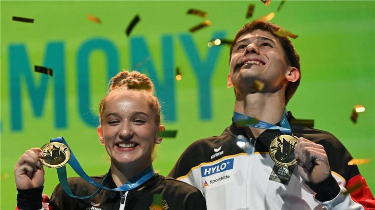 Bei Premiere: Turn-Duo Eder/Schönmaier gewinnt EM-Gold Goldene Konfetti für Goldmedaillen-Gewinner.