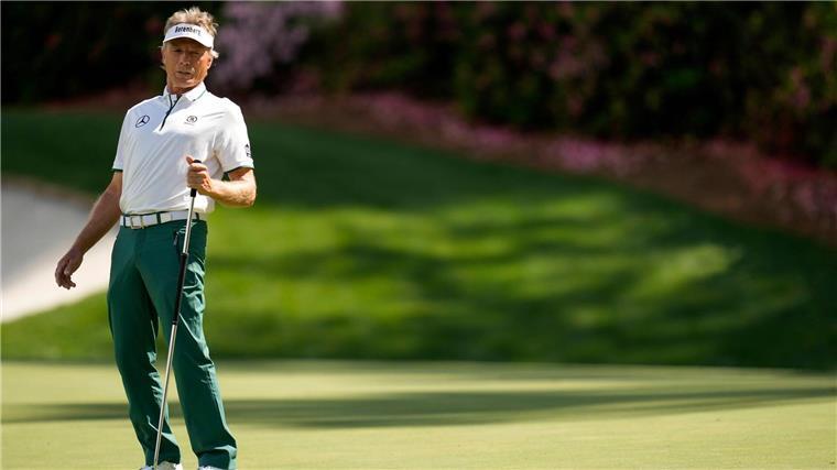 Golf-Routinier Bernhard Langer unterläuft in Augusta ein folgenschwerer Patzer.