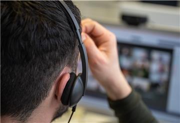 Gottesdienste finden in Corona-Zeiten digital statt – zum Beispiel via Zomm, auch im Kreis Cuxhaven. Am Sonnabend steht wieder eine digitale Andacht an. 