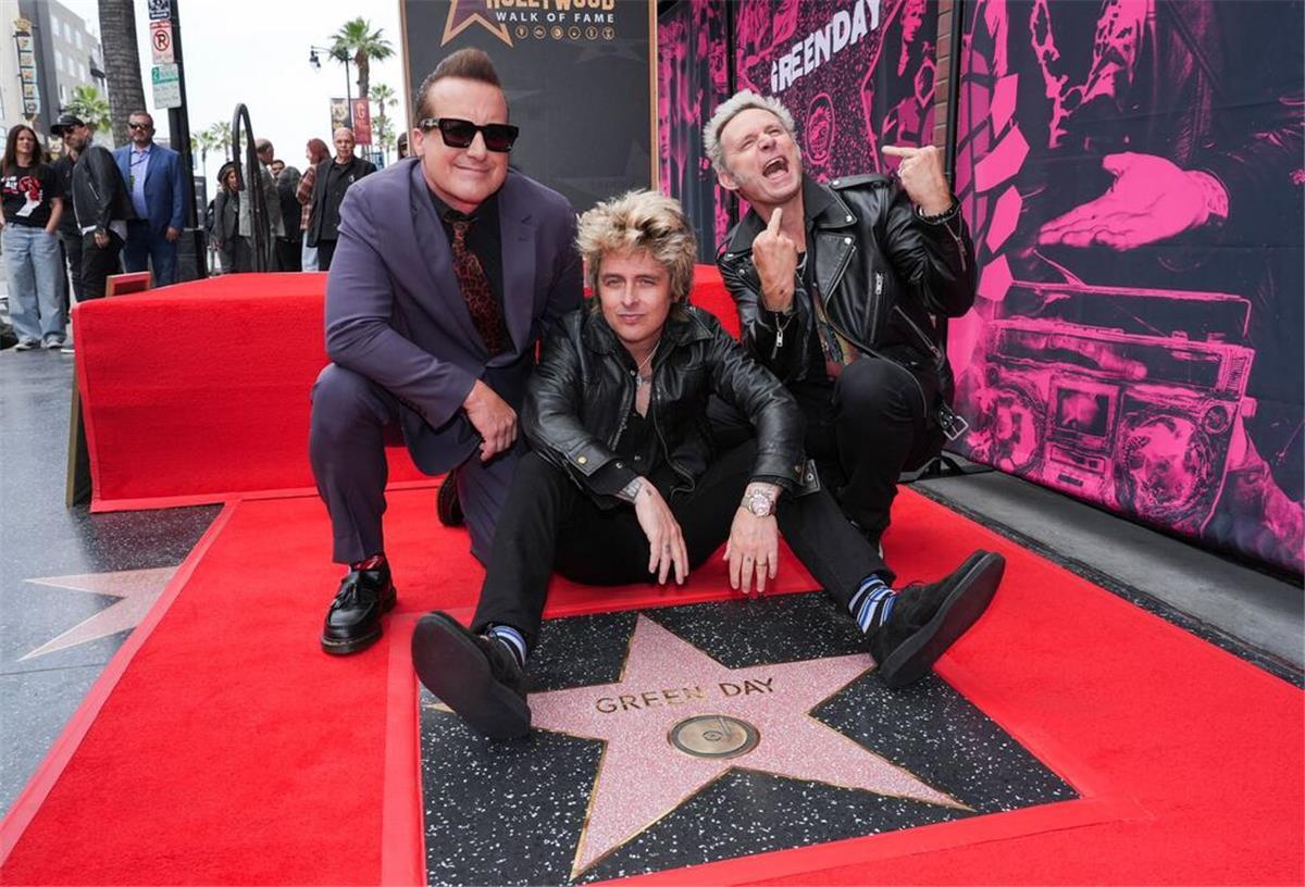 Rocker von Green Day feiern ihren Hollywood-Stern Green Day hat nun einen Stern auf Hollywoods Walk of Fame.