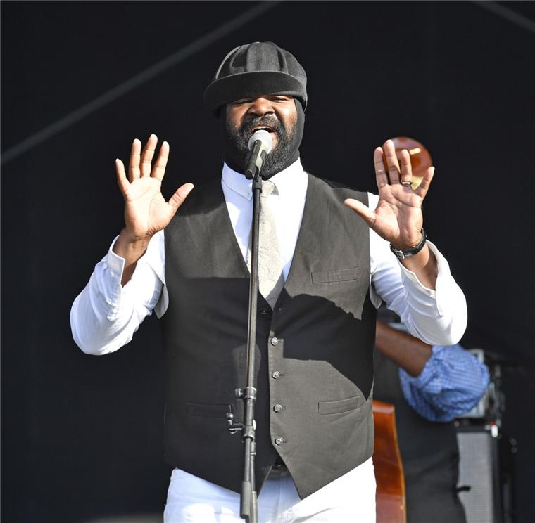 Fotogalerie: Jazz-Riese Gregory Porter live in Bremerhaven Gregory Porter begeistert sein Bremerhavener Publikum.