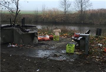 Grillplatz an der Geeste wurde völlig verdreckt hinterlassen.