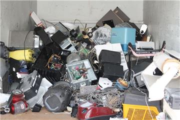 Größere Elektrogeräte muss der Handel zurücknehmen, soweit sie dort gekauft wurden. 