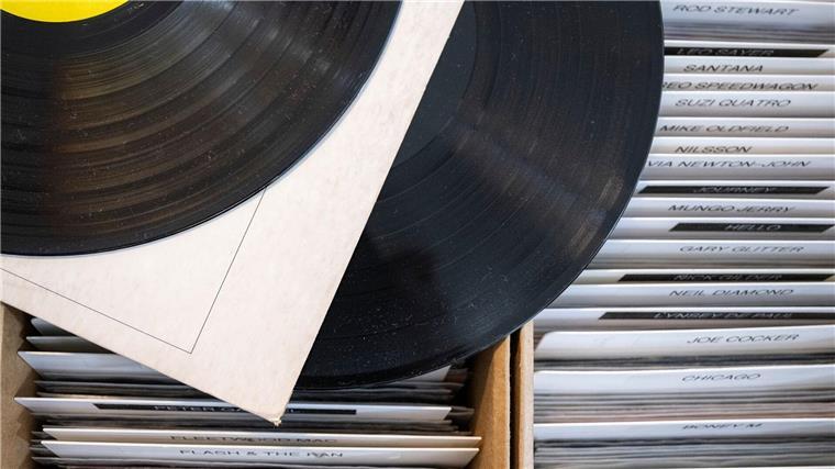 13 neue Alben: Was es 2025 auf die Ohren gibt Große Namen haben für 2025 neue Platten angekündigt. (Symbolbild)