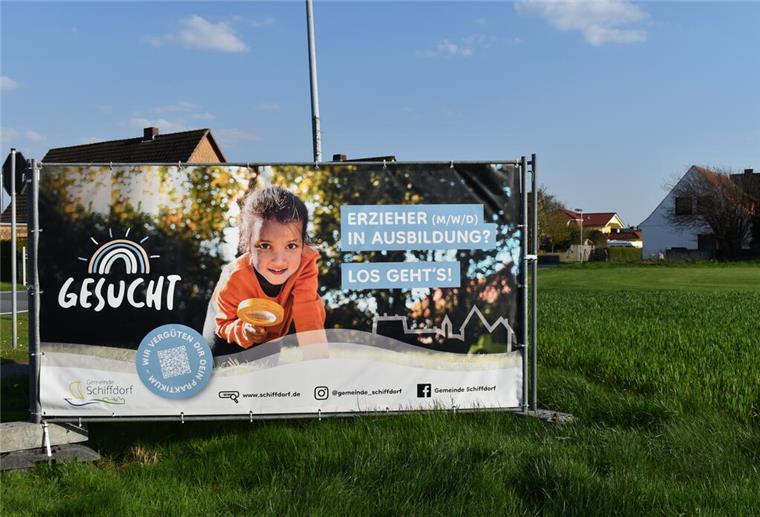 Plakatwerbung für Erzieher-Stellen