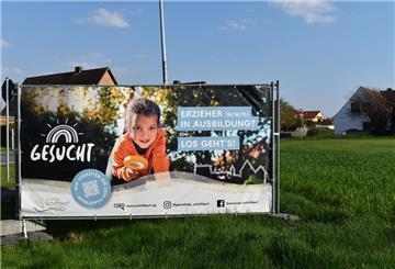 Plakatwerbung für Erzieher-Stellen