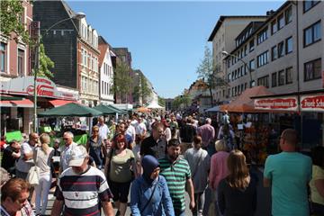 Großer Besucherandrang beim Blütenfest in Geestemünde. 