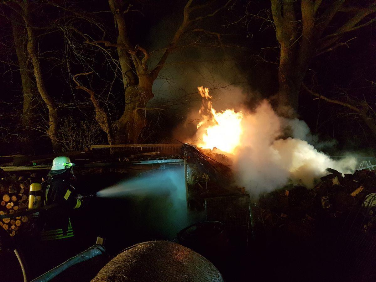 Großer Einsatz für die Freiwilligen Feuerwehren in Loxstedt.