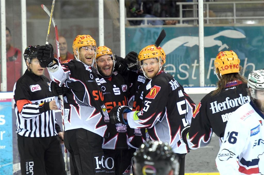 Grund zum Jubeln hatten (von links) Mike Hoeffel, Jack Combs und Mike Moore. 