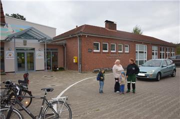Grundschule Drangstedt-Elmlohe: Das rote Gebäude gleich neben dem Eingang erhält ein zusätzliches Stockwerk