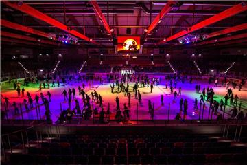 Gruselgarage, Eislaufen und Party machen: In Bremerhaven wird ordentlich Halloween gefeiert.