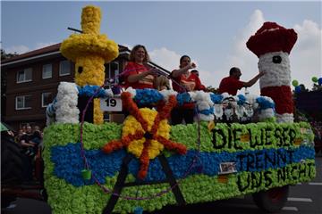 Gruß von der anderen Weserseite. Foto: Edel