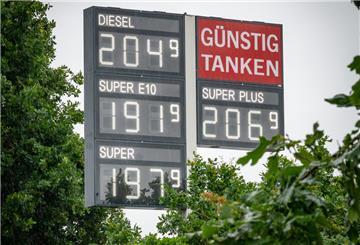 Günstig tanken? Das ist schon lange ein frommer Wunsch, vor allem für Dieselfahrer, die in Bremerhaven tanken: Sie mussten im Juni 2022 im Schnitt vier Cent für einen Liter Diesel als im Bundesschnitt zahlen.
