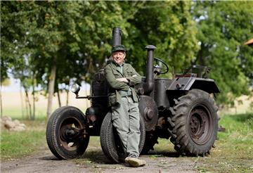 Günther, der Treckerfahrer, ist das Alter Ego von Humorist Dietmar Wischmeyer.