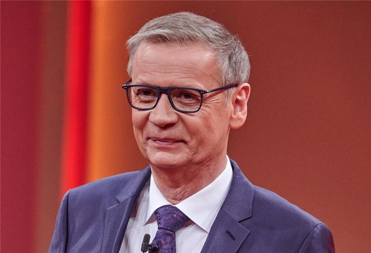 Jauch will Stammgast im neuen Lokal in seiner Villa sein Günther Jauch freut sich auf das neue Restaurant in seiner Villa Kellermann in Potsdam. (Archivbild)