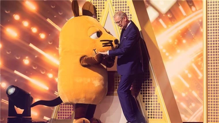 Schimanski und ESC: So erinnern sich Promis an 75 Jahre ARD Günther Jauch tanzt mit der Maus.