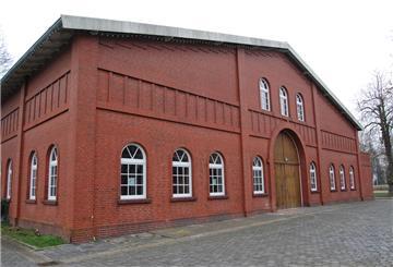 Gut 1,5 Millionen Euro sind in die Sanierung und Modernisierung der Markthalle Rodenkirchen investiert worden. Die Arbeiten sollen im April abgeschlossen sein, zum 1. Mai könnte die Halle schon verpachtet werden.