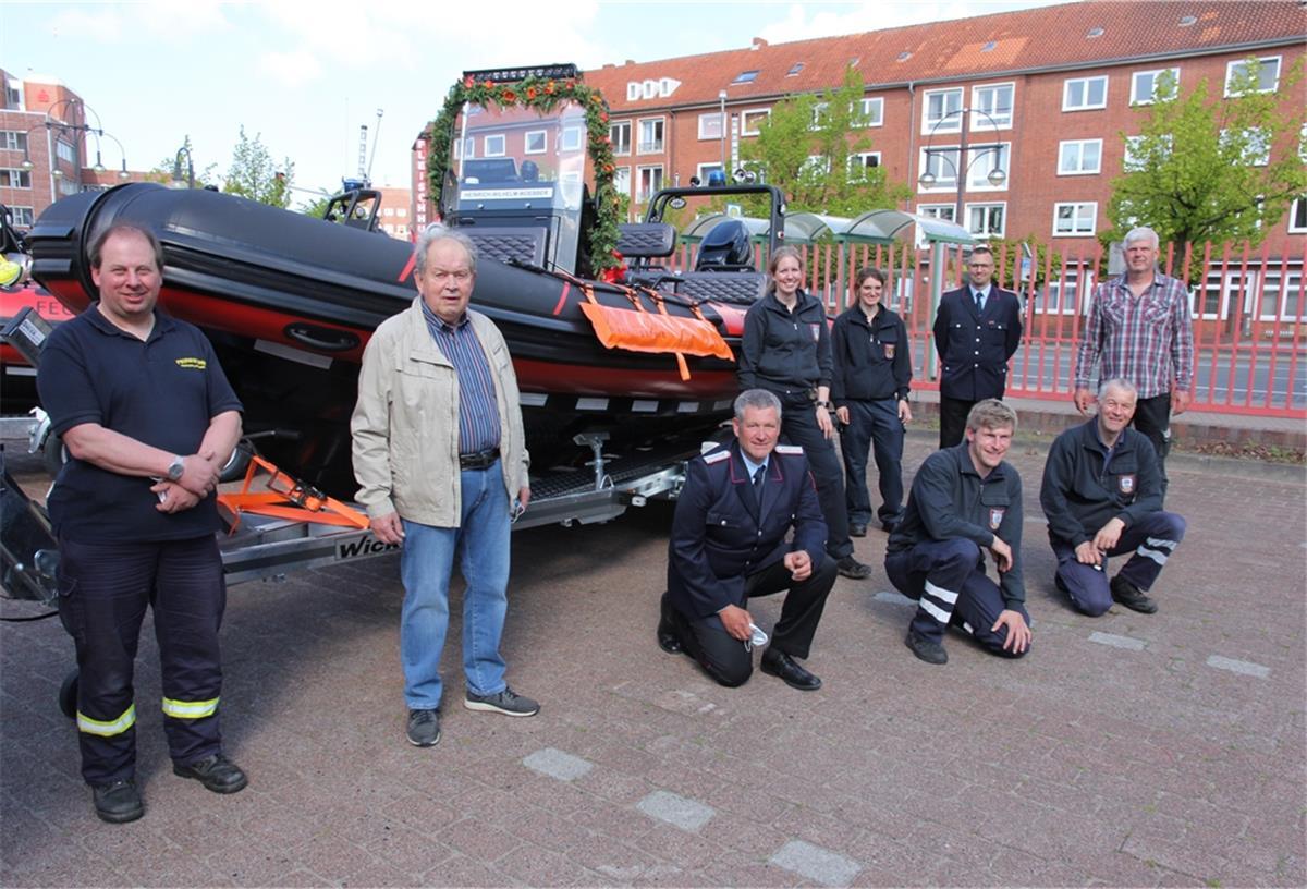 Cuxhaven: Neues Equipment zur Rettung aus dem Watt Gut ausgerüstet für die Wattrettung: Die Duhner Feuerwehr freut sich über den neuen Unimog und die neuen Rettungsboote.