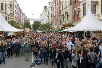 Gut was los beim Straßenfest "Alte Bürger" in Bremerhaven.