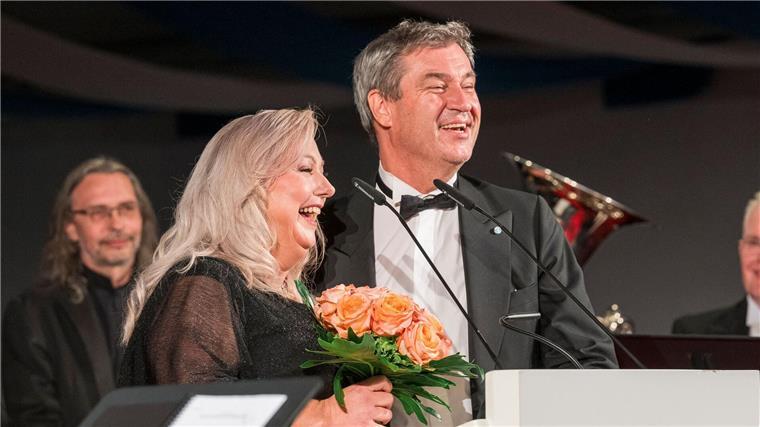 Söder kritisiert Roth-Aussage: „Wagner muss Wagner bleiben“ Gute Laune am Eröffnungsabend der Festspiele.