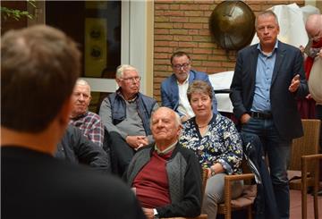 Gyhums Bürgermeister Lars Rosebrock (rechts) macht sich Sorgen über die hohen Kosten, die die Gemeinden für die Kinderbetreuung aufwenden müssen. 