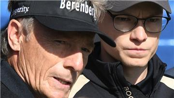 Haben erneut die PNC Championship gewonnen: Bernhard Langer (l) und sein Sohn Jason.