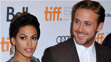 Haben ihre Ehe erst verheimlicht: Die US-amerikanische Schauspielerin Eva Mendes und der kanadische Schauspieler Ryan Gosling (Archivbild).