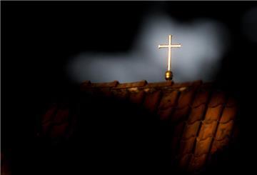 Haben Sie und Ihr Partner unterschiedliche Religionszugehörigkeiten? Dann müssen Sie unter Umständen das sogenannte Kirchgeld zahlen.